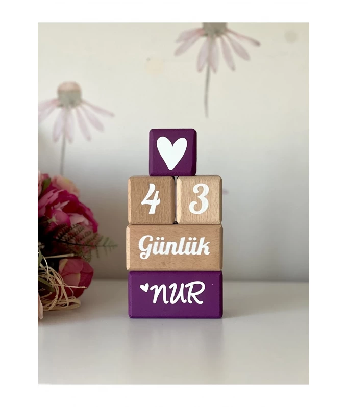 Mor beyaz yazılı anne bebek anı küpü dekor ve fotoğraf çekimi