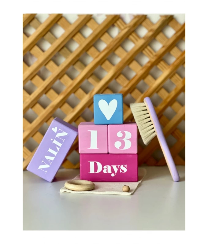 Renkli Anne Bebek Anı Küpü set İsimli Bebek Saç Fırçası seti dekor ve fotoğraf çekimi