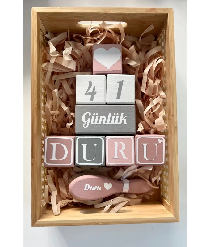 mogokids Renkli saç fırçası 4 harfli ısım küpü ve anı küpü yabangülü set